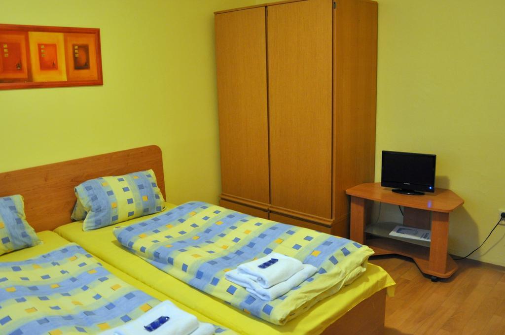 برنو Hotel Komarov المظهر الخارجي الصورة