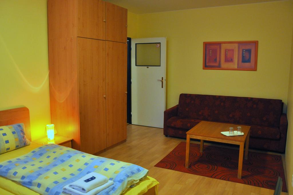 برنو Hotel Komarov المظهر الخارجي الصورة
