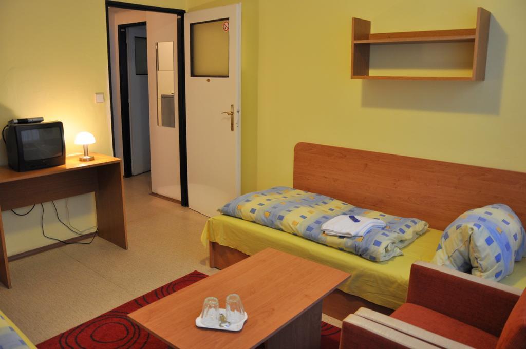 برنو Hotel Komarov المظهر الخارجي الصورة