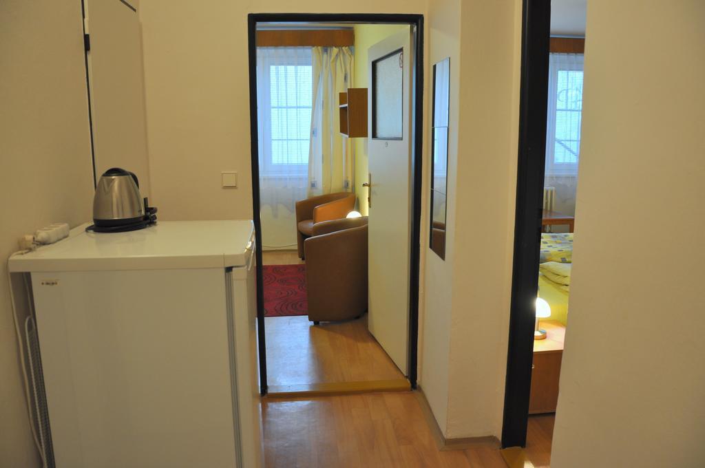 برنو Hotel Komarov المظهر الخارجي الصورة