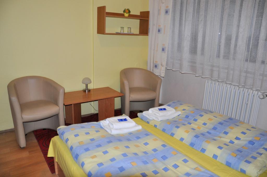 برنو Hotel Komarov الغرفة الصورة