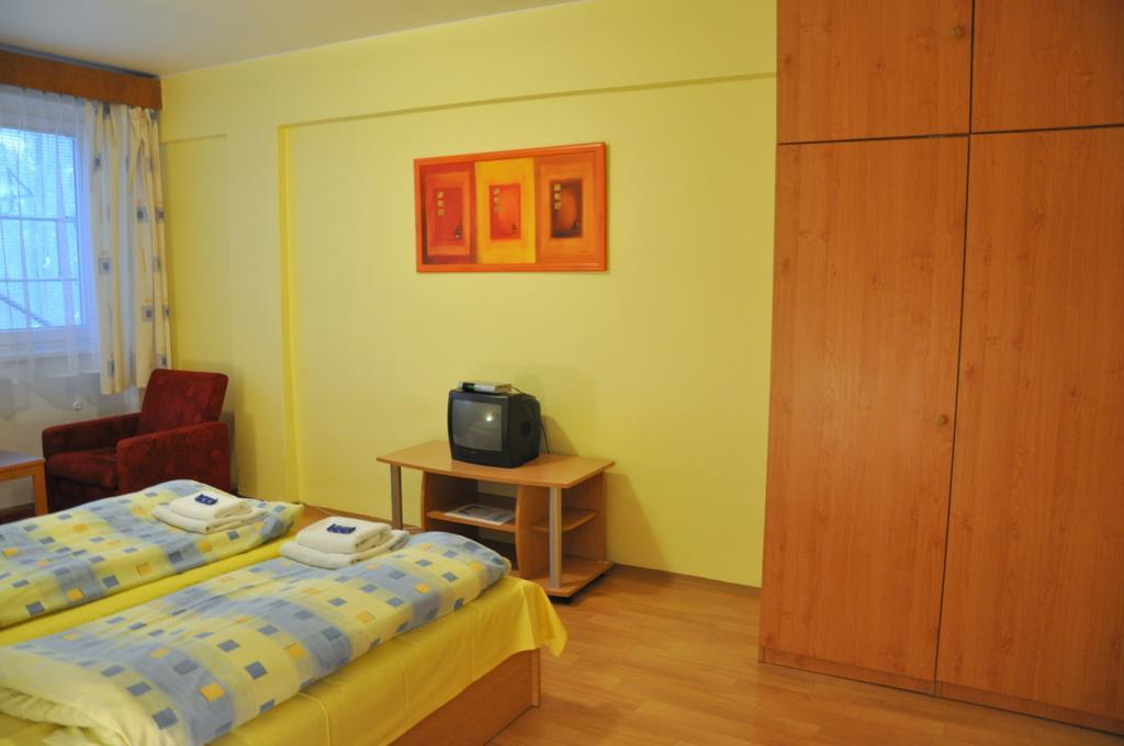 برنو Hotel Komarov المظهر الخارجي الصورة