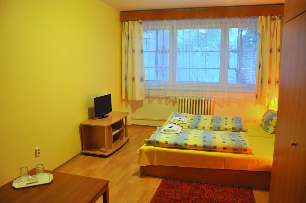 برنو Hotel Komarov المظهر الخارجي الصورة